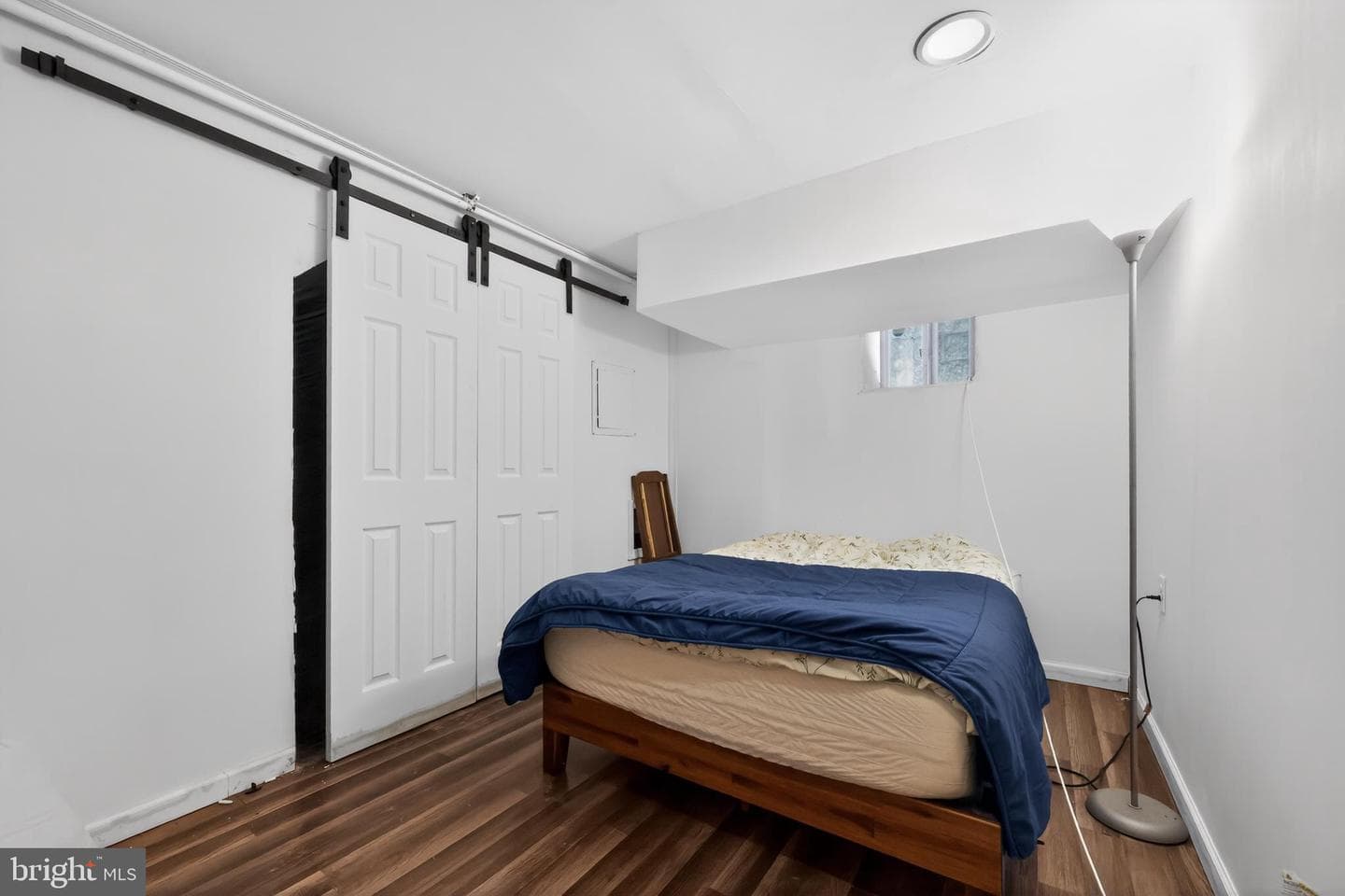 5010 Catharine Street photo 33