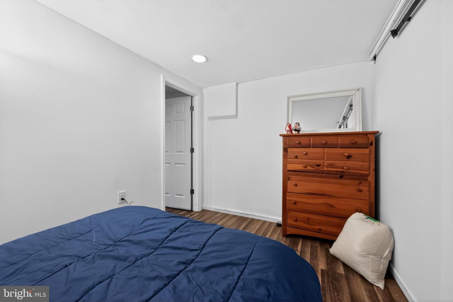 5010 Catharine Street photo 34