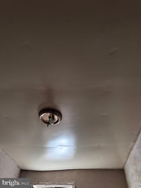 6056 Regent St photo 21