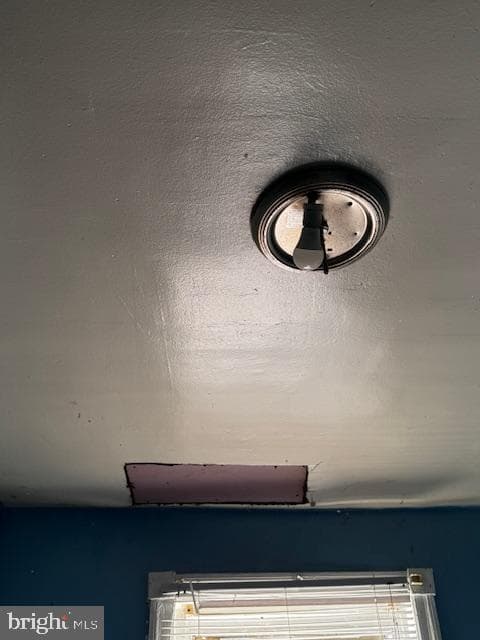 6056 Regent St photo 22