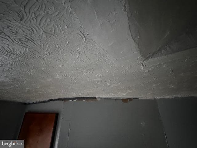 6056 Regent St photo 23