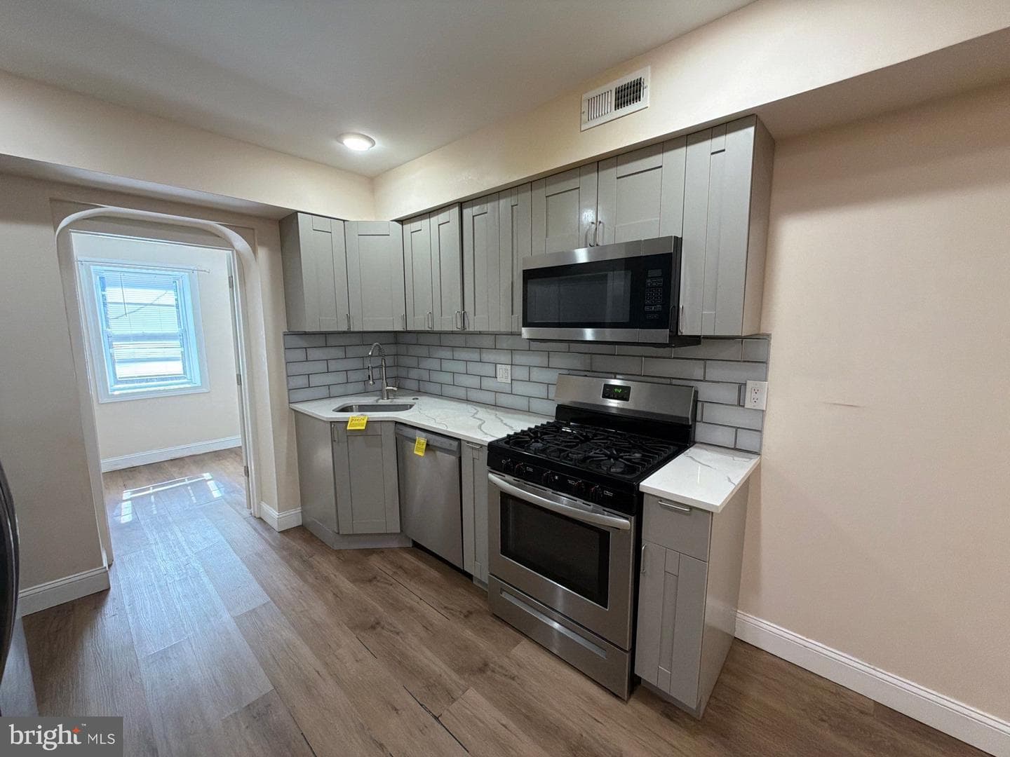 608 Winton Street photo 3