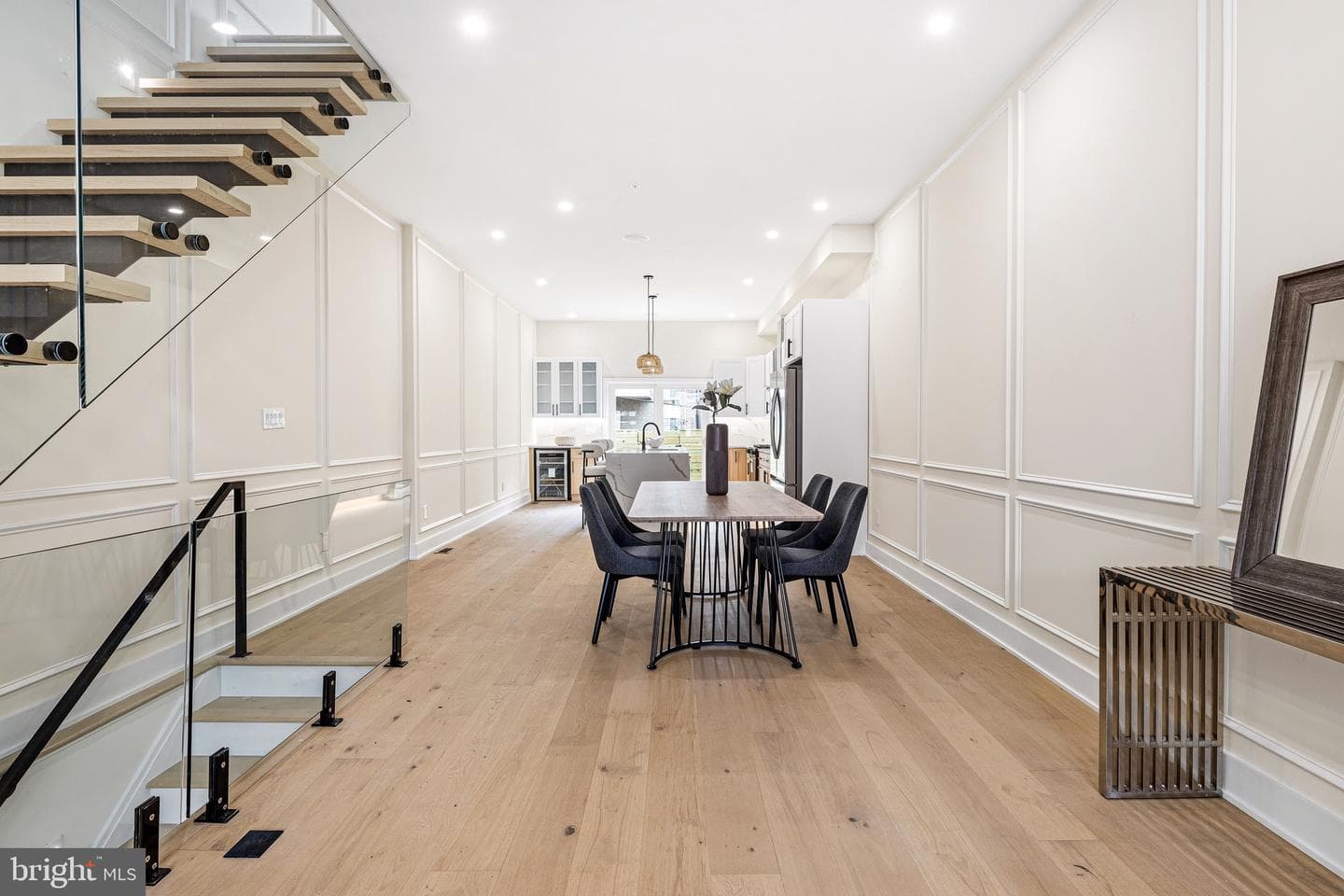 2665 Emerald Street photo 8