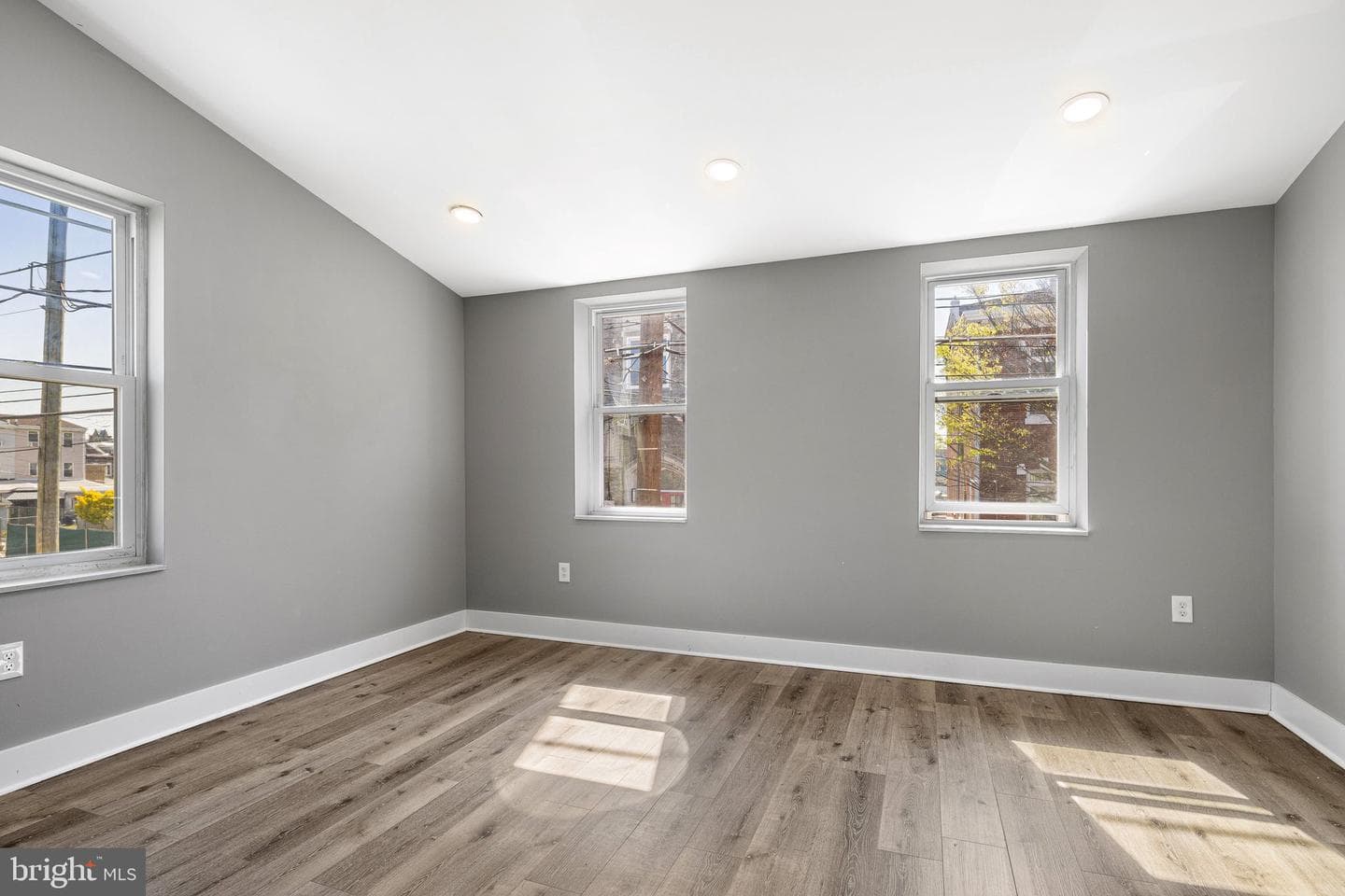 4626 E Thompson Street photo 23