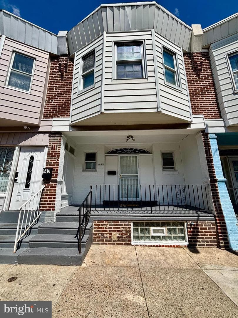 441 W Raymond Street