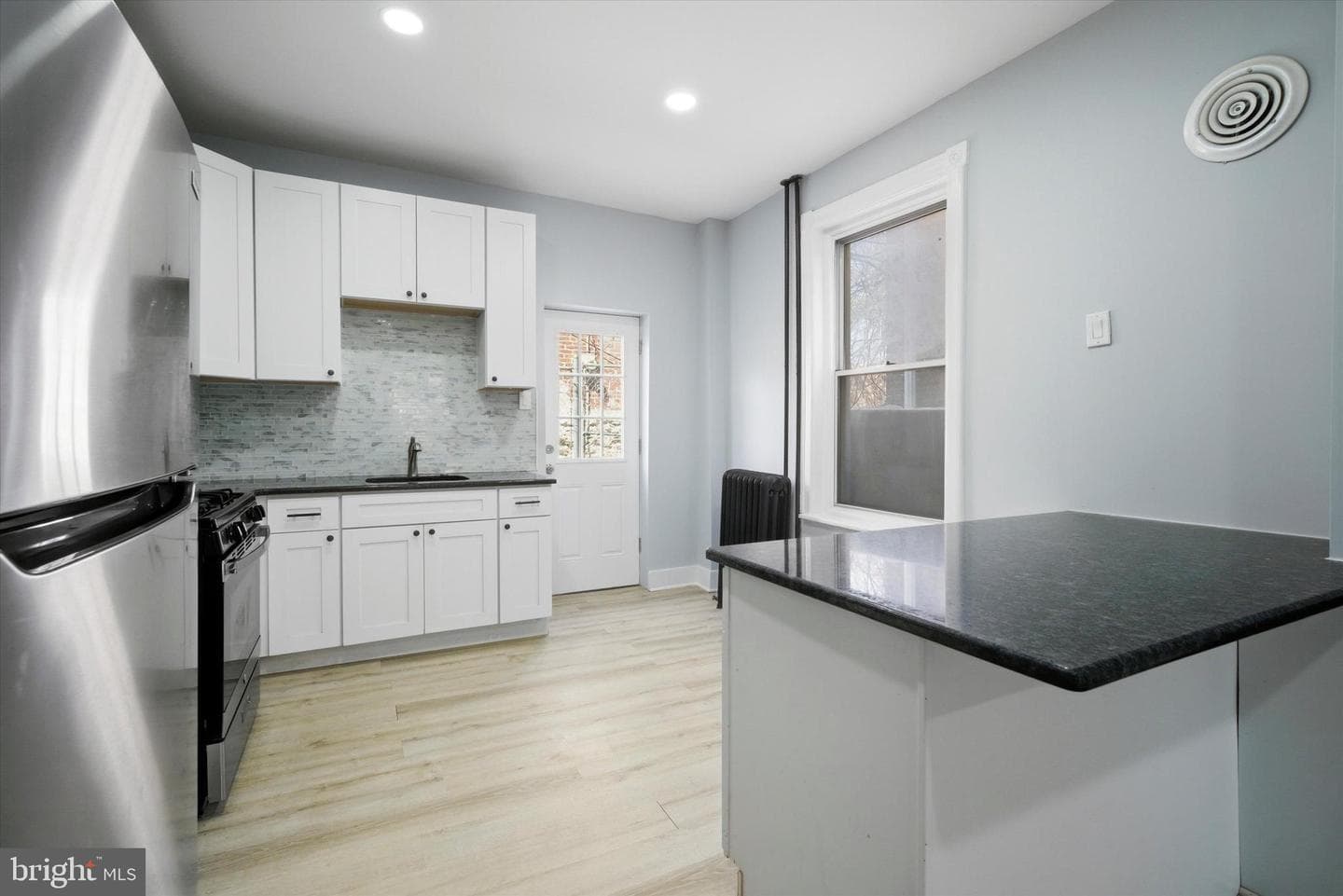 2041 Church Lane photo 7