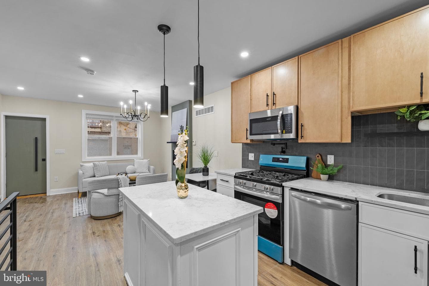 1922 S Chadwick Street photo 13