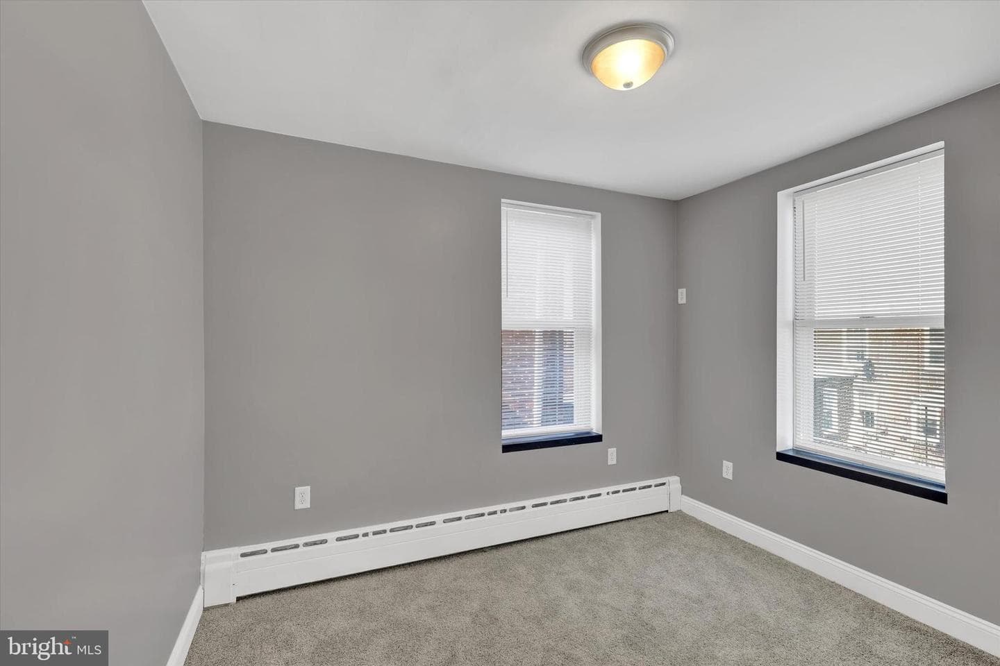3336 E Thompson Street photo 14