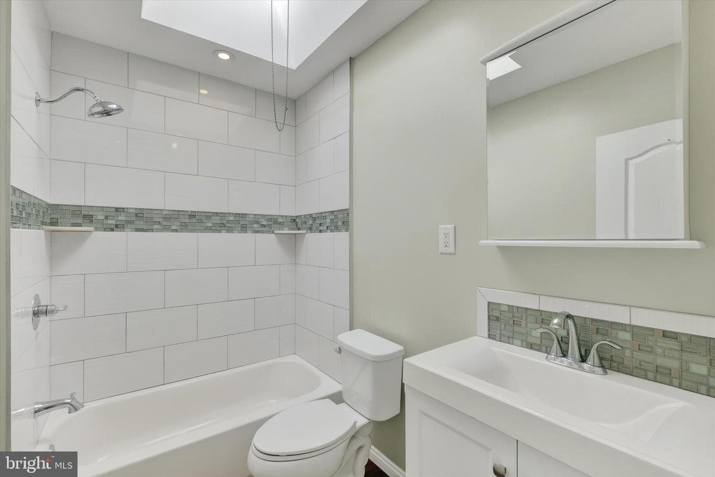 3336 E Thompson Street photo 19