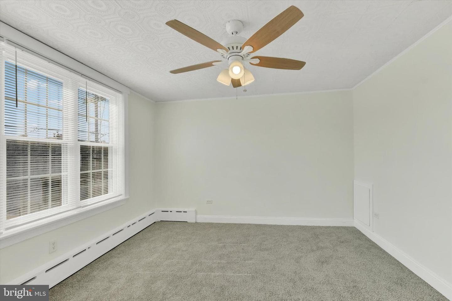 3336 E Thompson Street photo 23