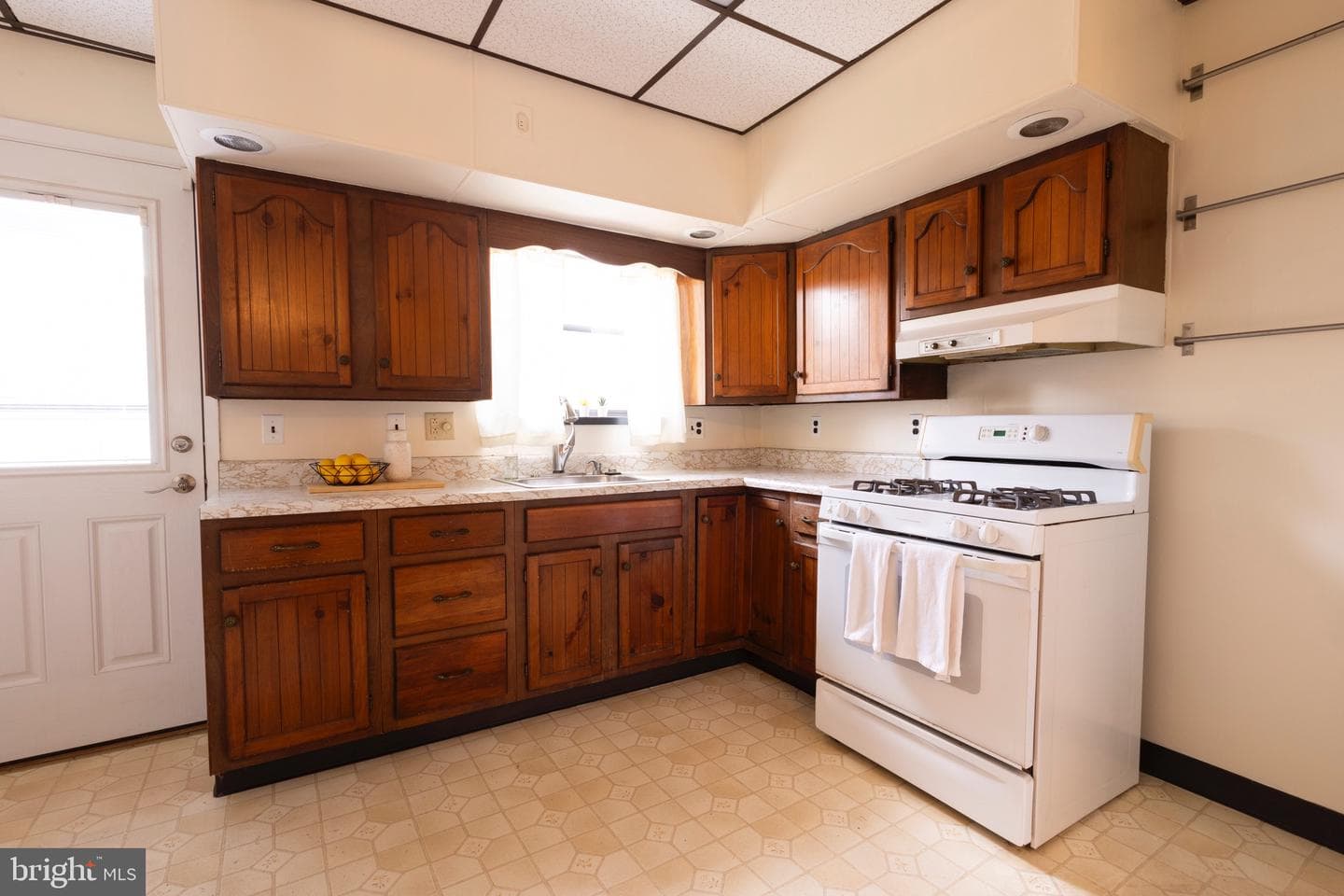 475 Pensdale Street photo 6