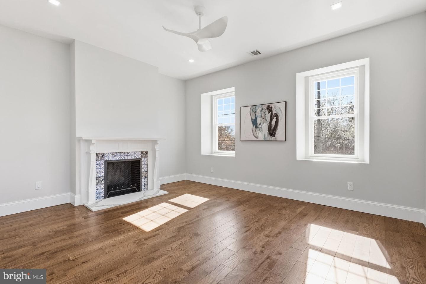 205 W Highland Avenue photo 29