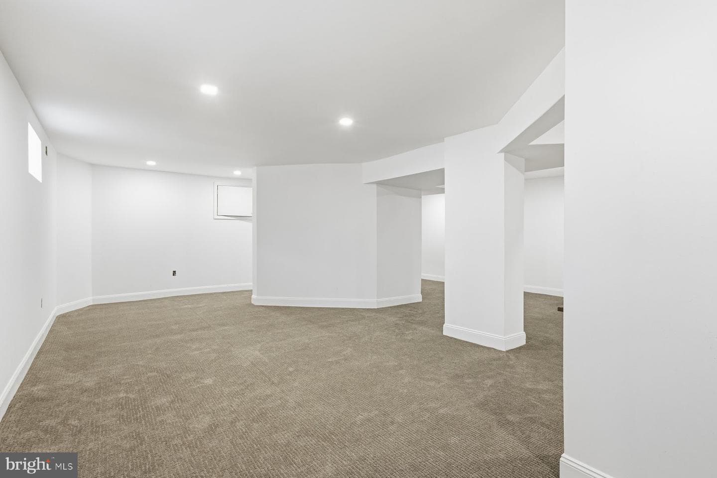 205 W Highland Avenue photo 46