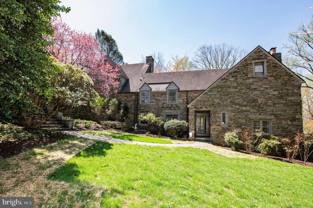 8830 Towanda Street/ Aka 505 W.Chestnut Hill Avenue photo 3