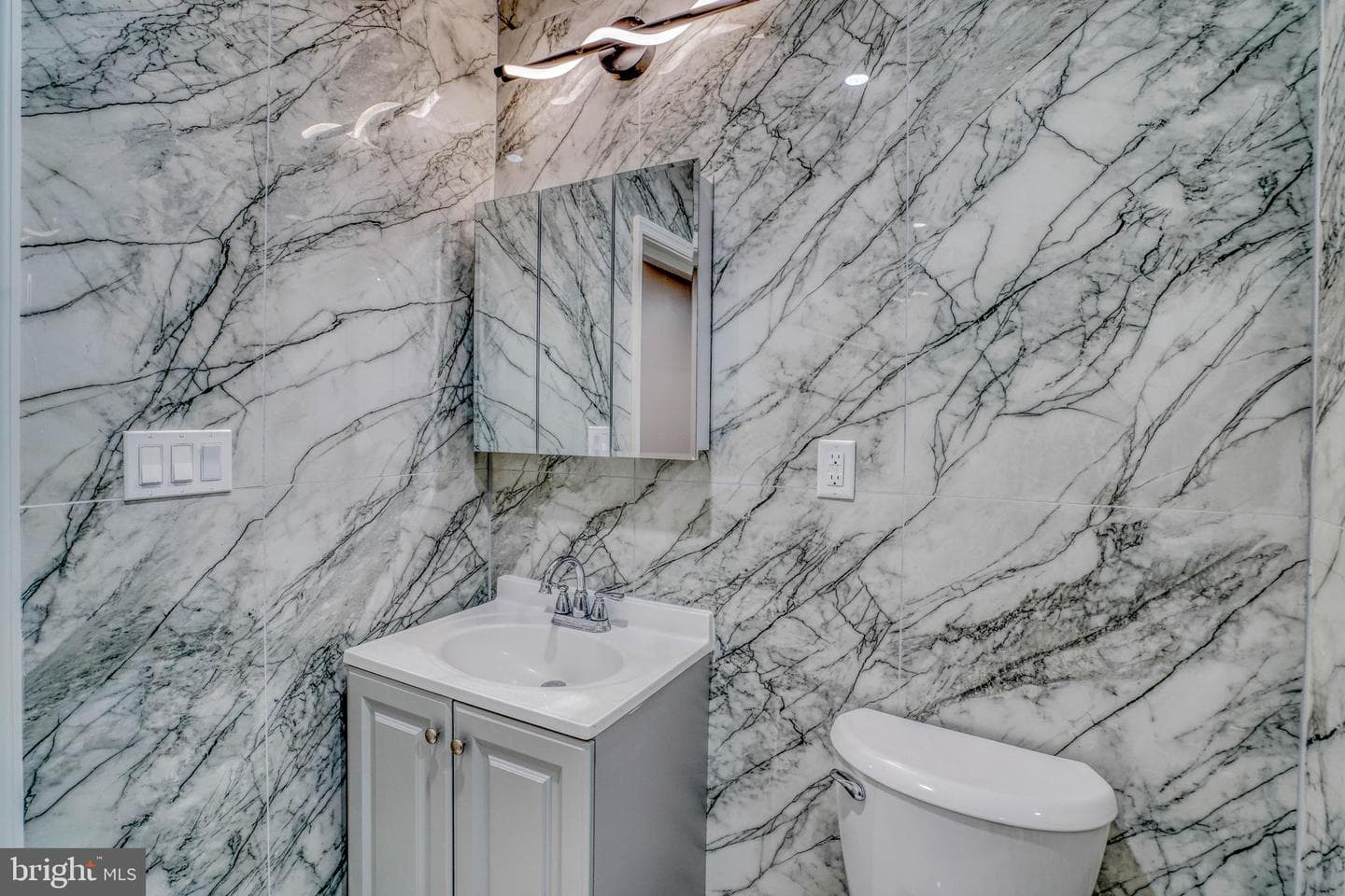 246 Rubicam Street photo 28