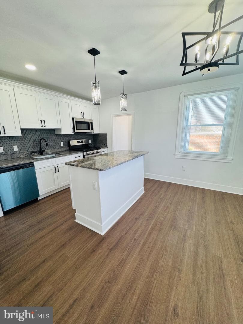485 Robbins Street photo 9
