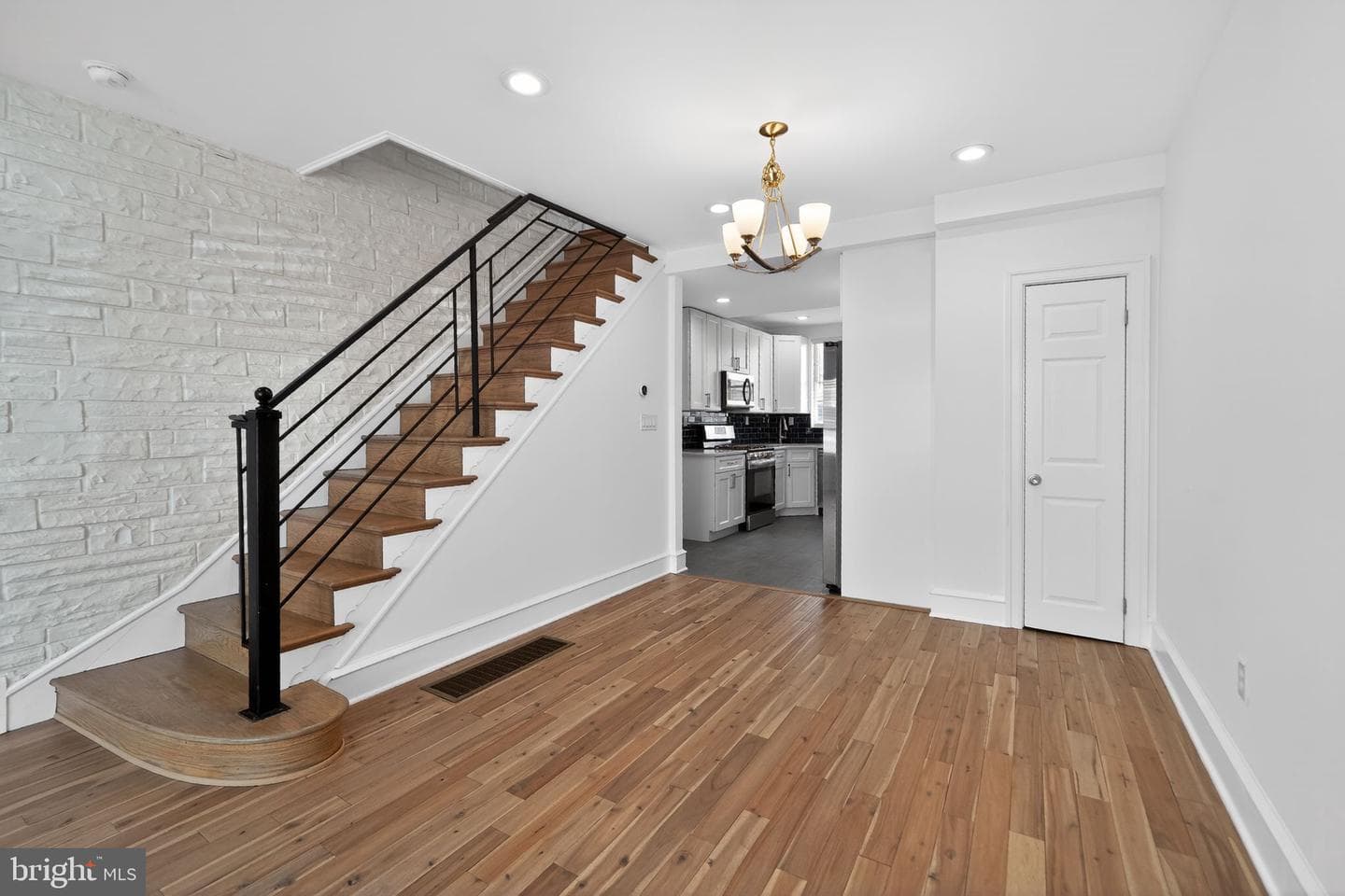 2627 S Camac Street photo 5
