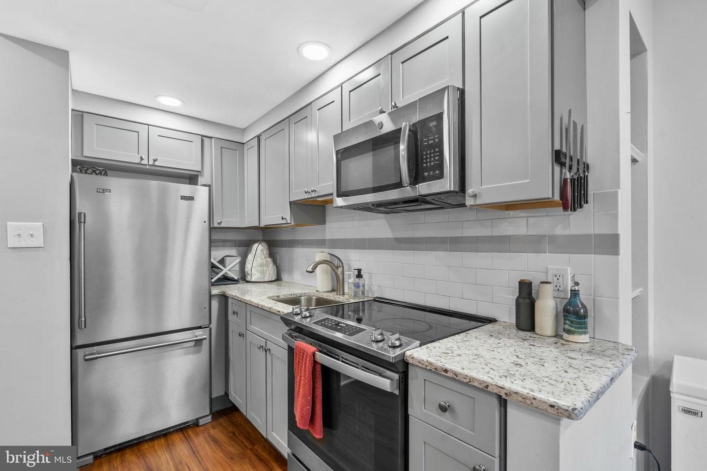 1324 Locust Street #203 photo 4