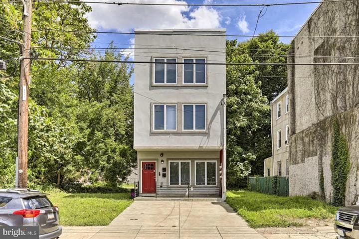 679 N 11th St # A photo 1