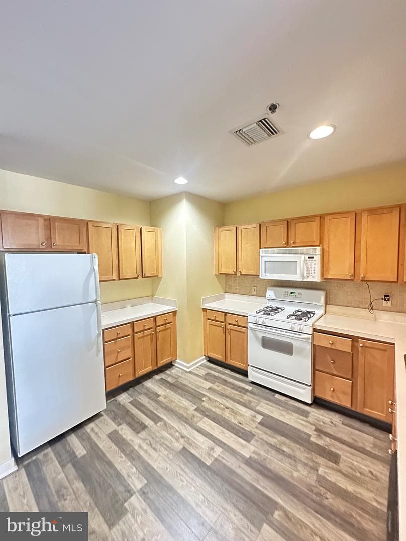 1100 Vine Street #404 photo 3
