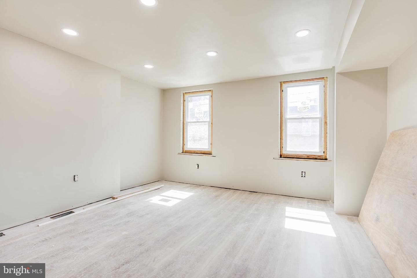 2526 Coral St photo 14