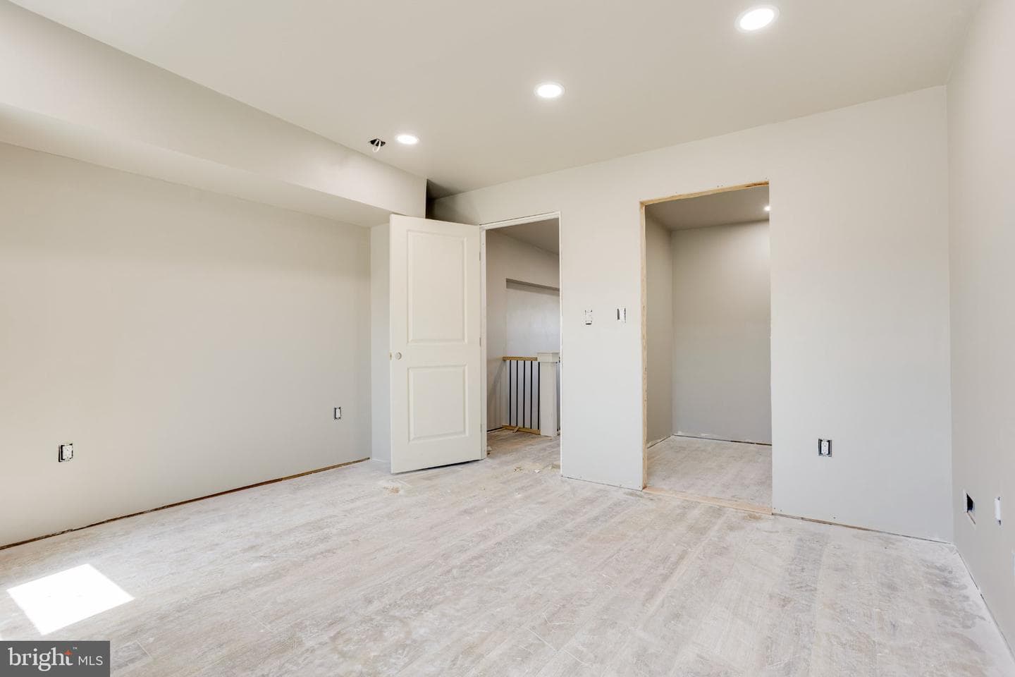 2526 Coral St photo 19