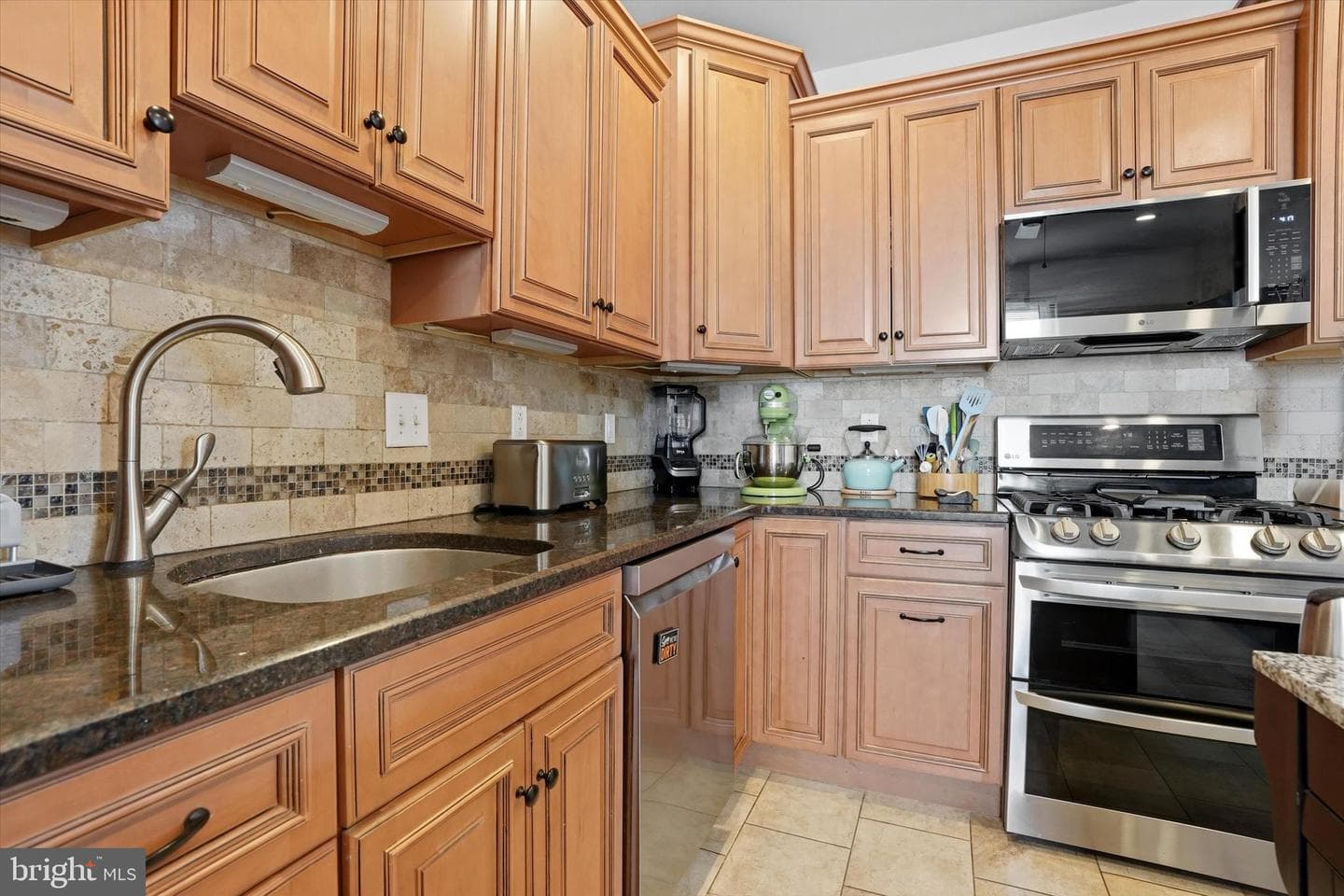 425 Righter Street photo 12