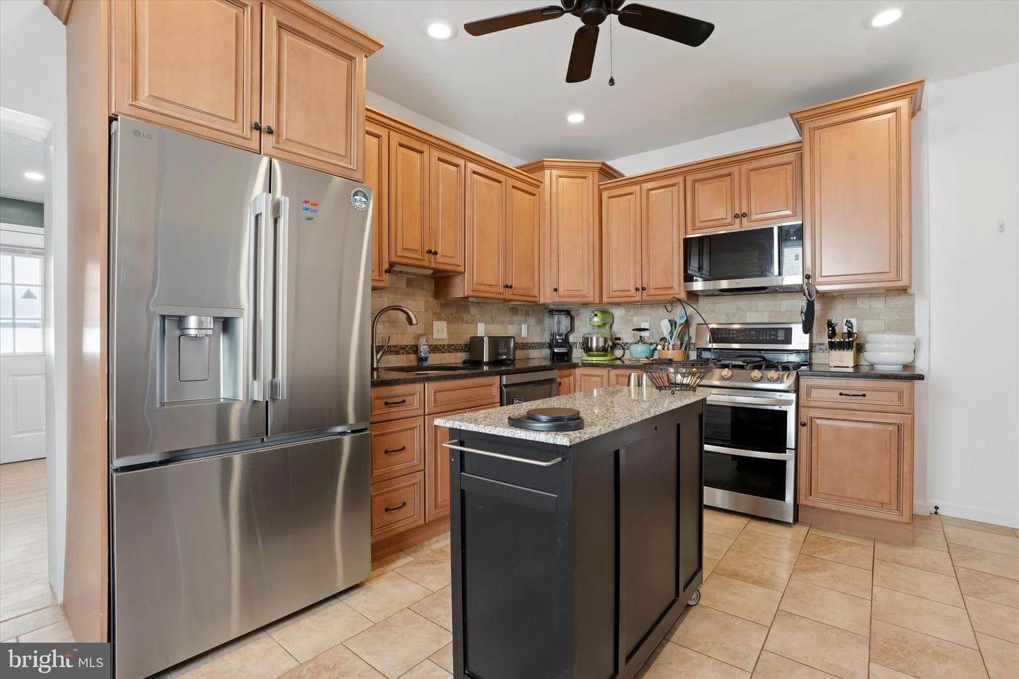 425 Righter Street photo 9
