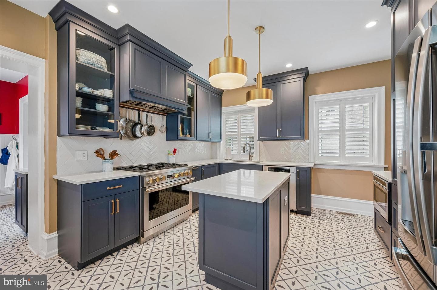 6482 Sherwood Road photo 15