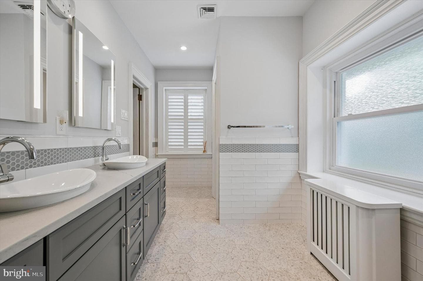 6482 Sherwood Road photo 35