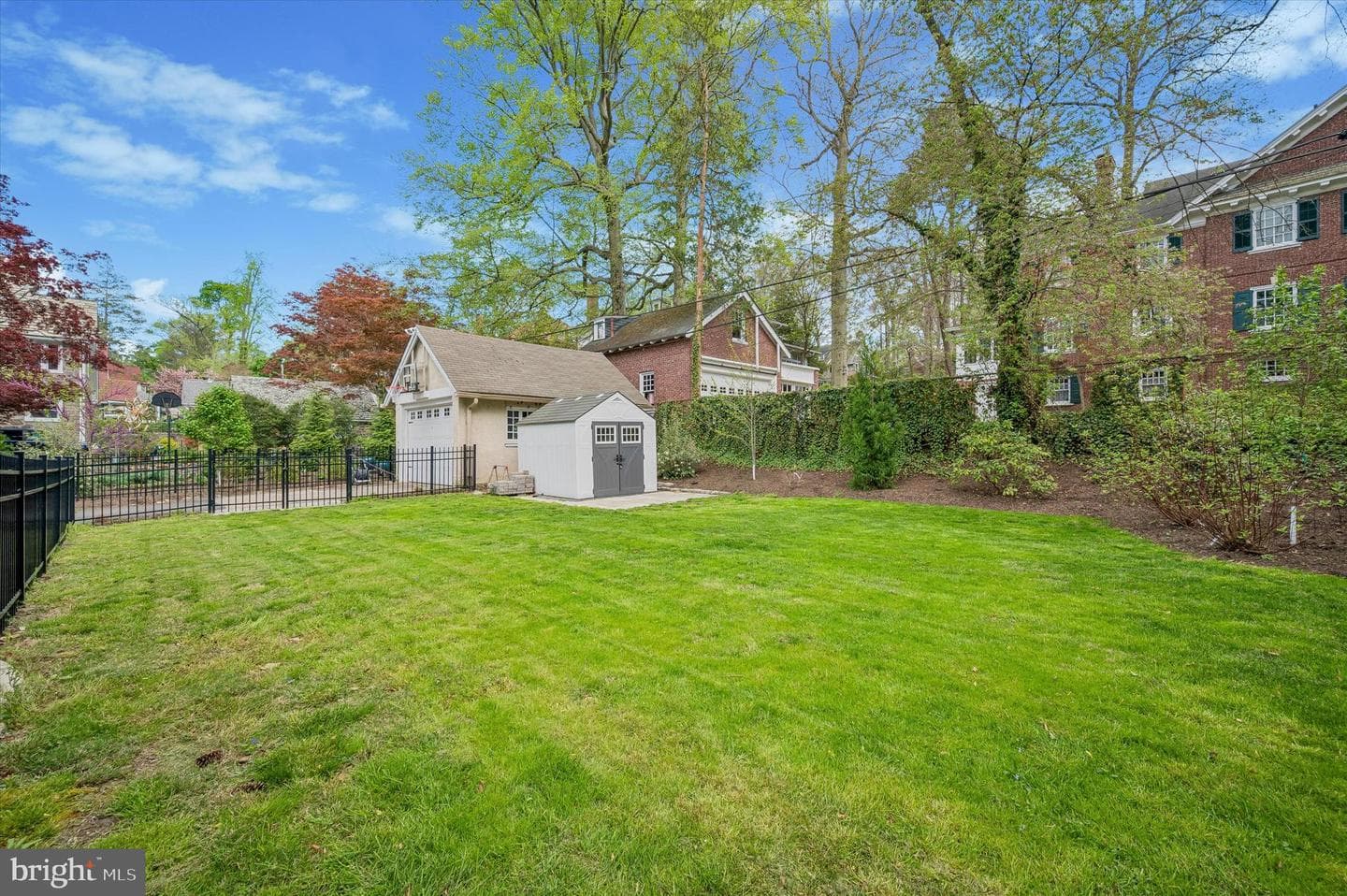 6482 Sherwood Road photo 42