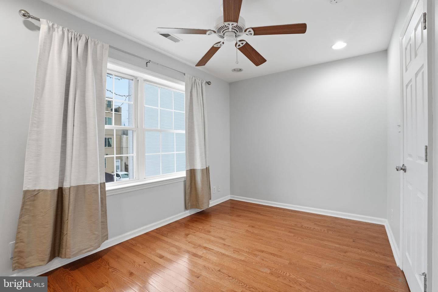 2537 Federal Street photo 17