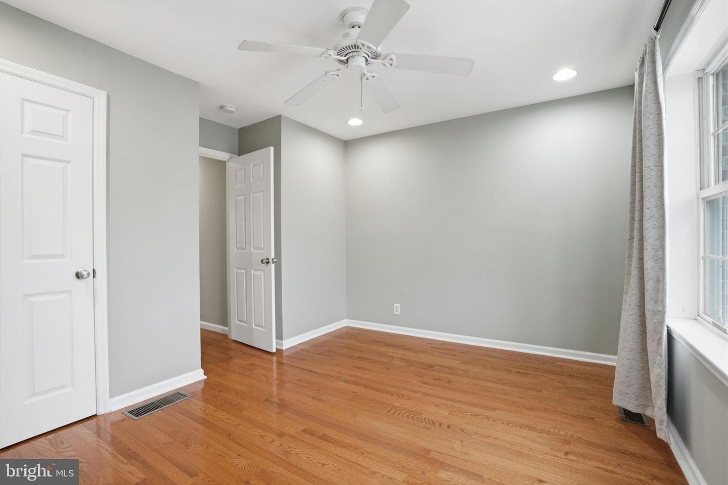 2537 Federal Street photo 27