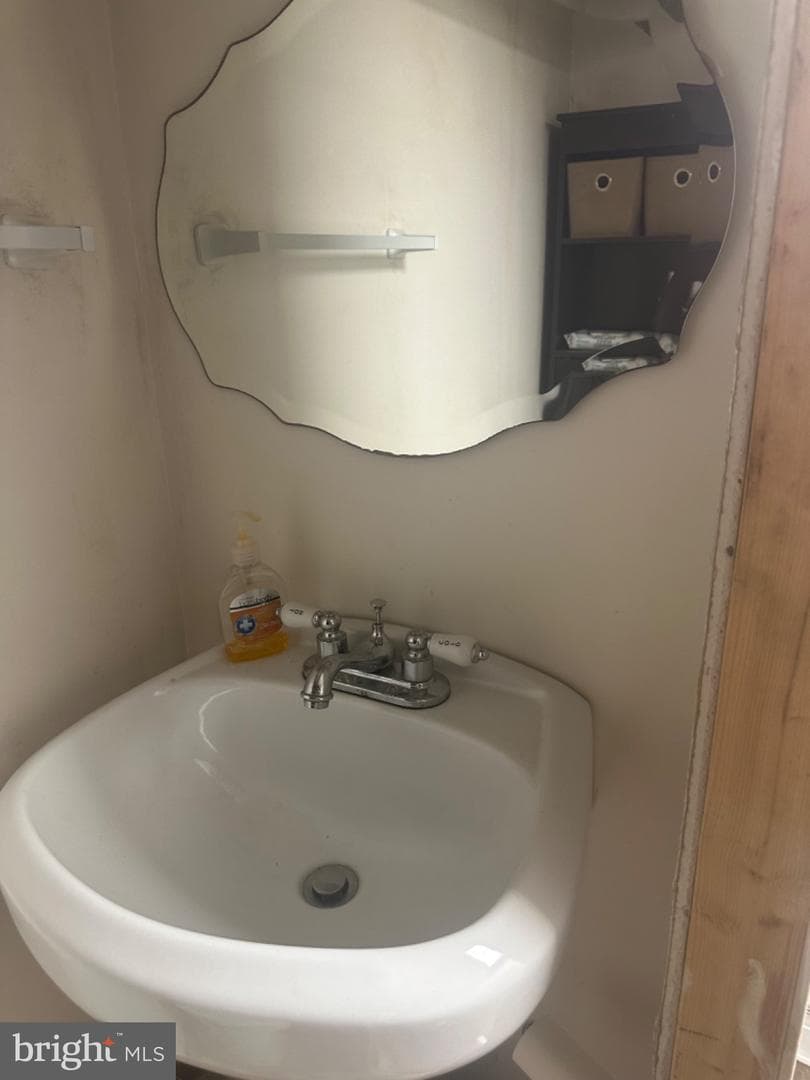 1514 Lardner Street photo 9