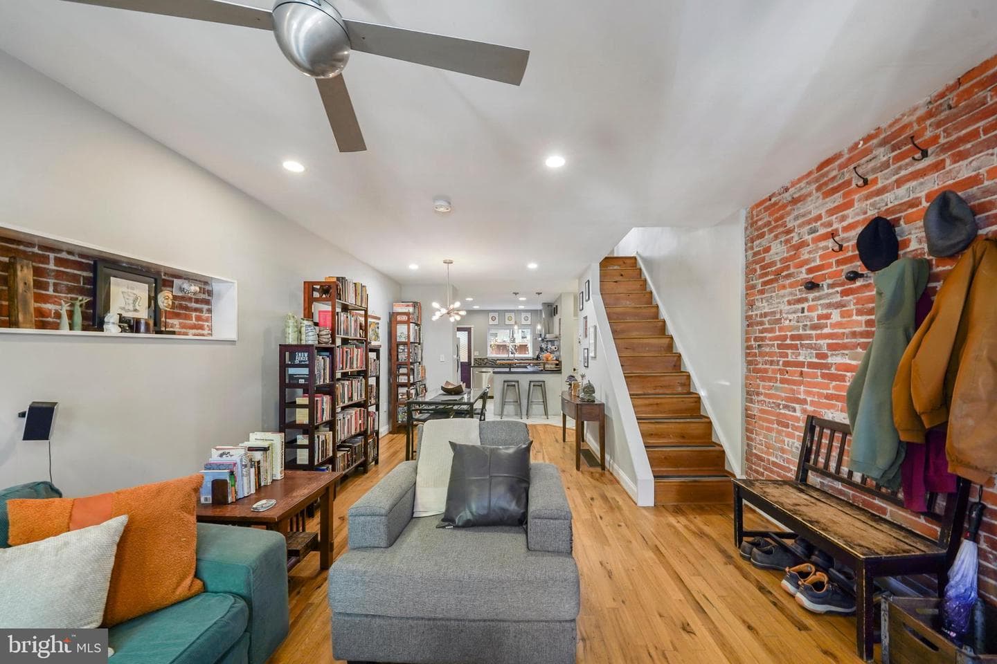 1318 S Alder Street photo 9