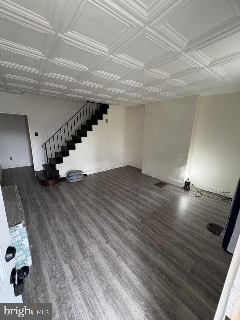 6074 N Norwood Street photo 3