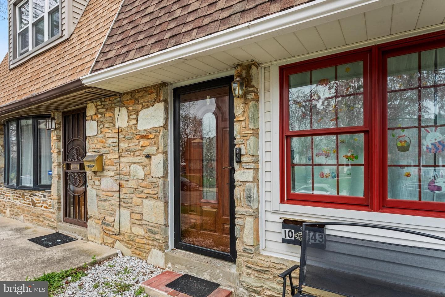 1043 Foster Street photo 4