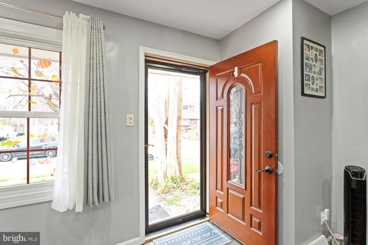 1043 Foster Street photo 5