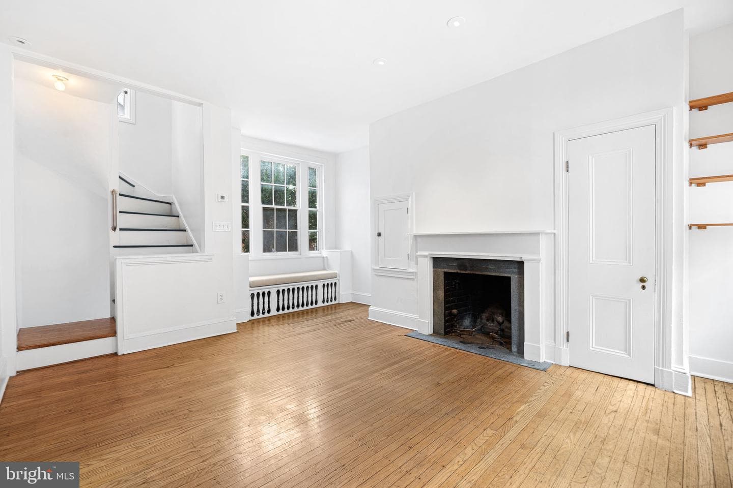 1923 Waverly Street photo 4