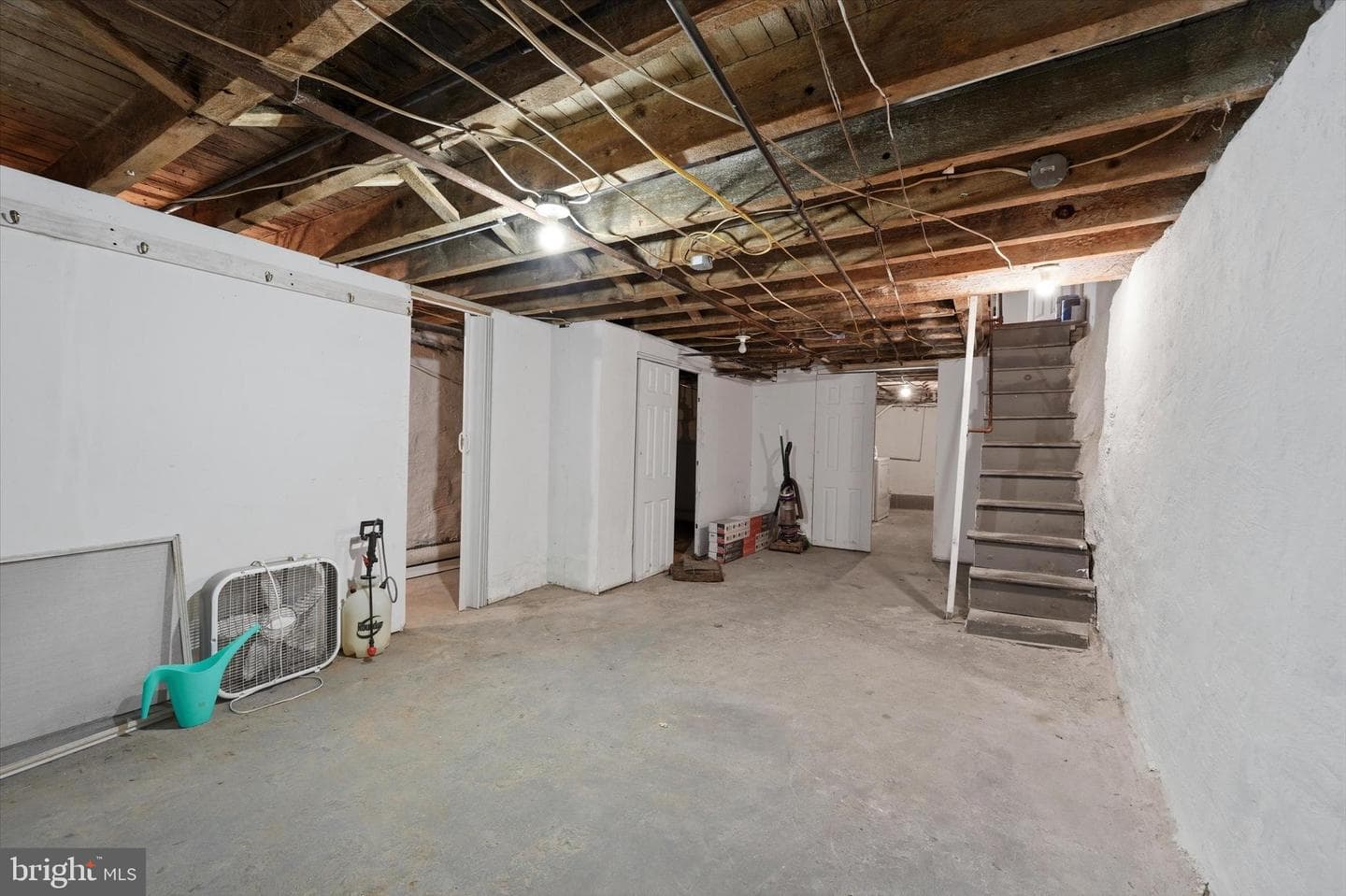 748 N Holly Street photo 14