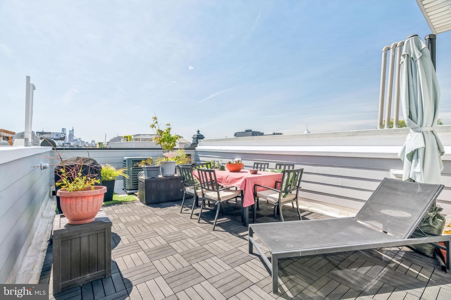 1029 Earl Street photo 20