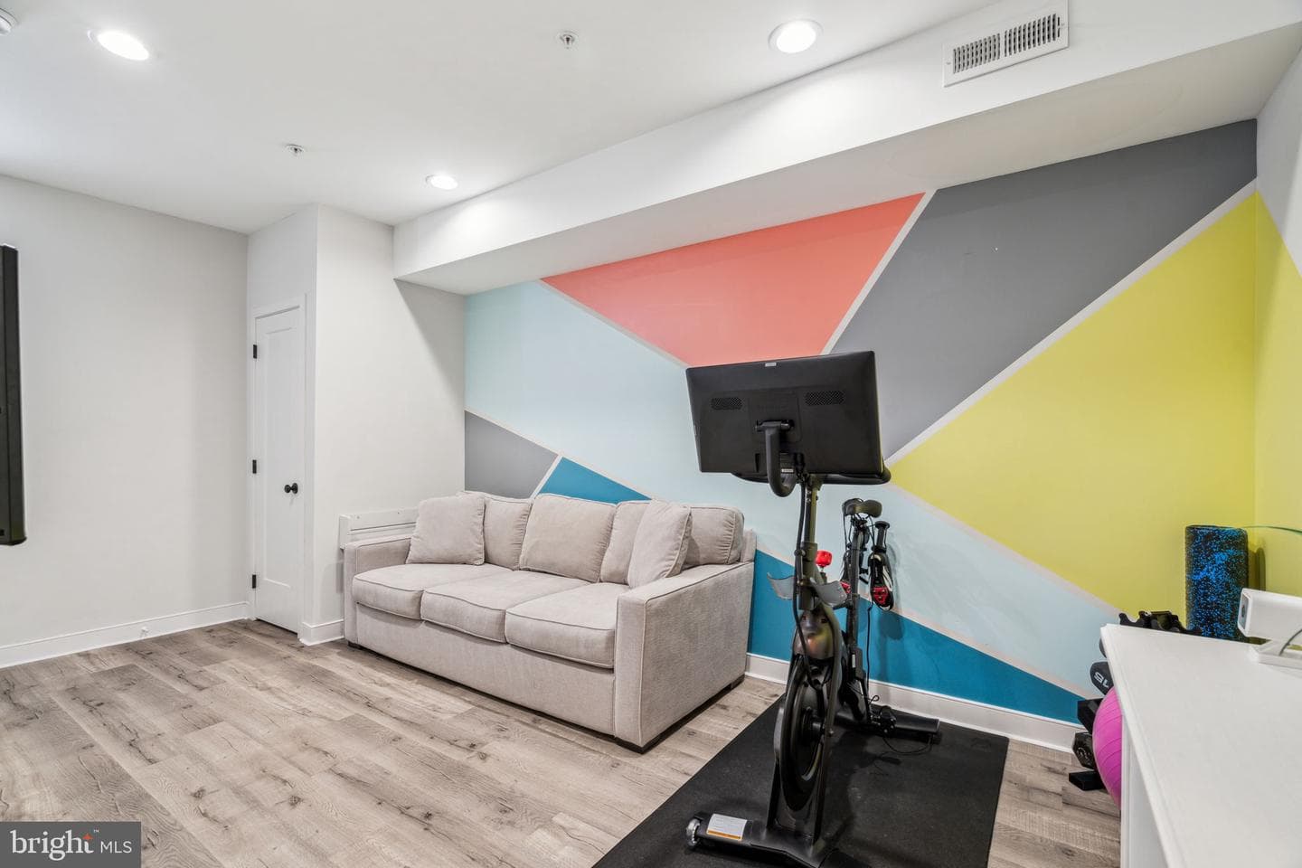 1029 Earl Street photo 24