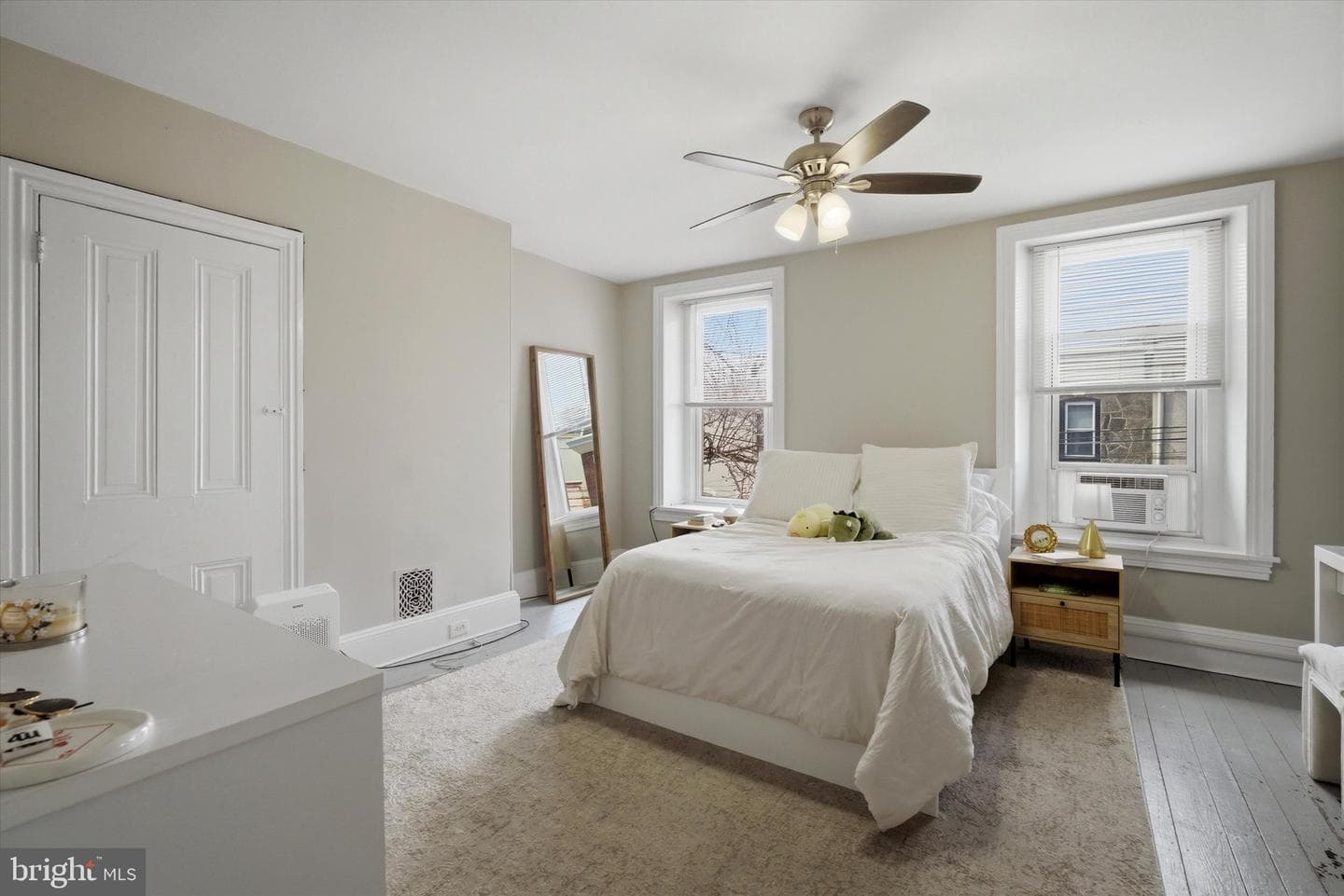 106 W Salaignac Street photo 17