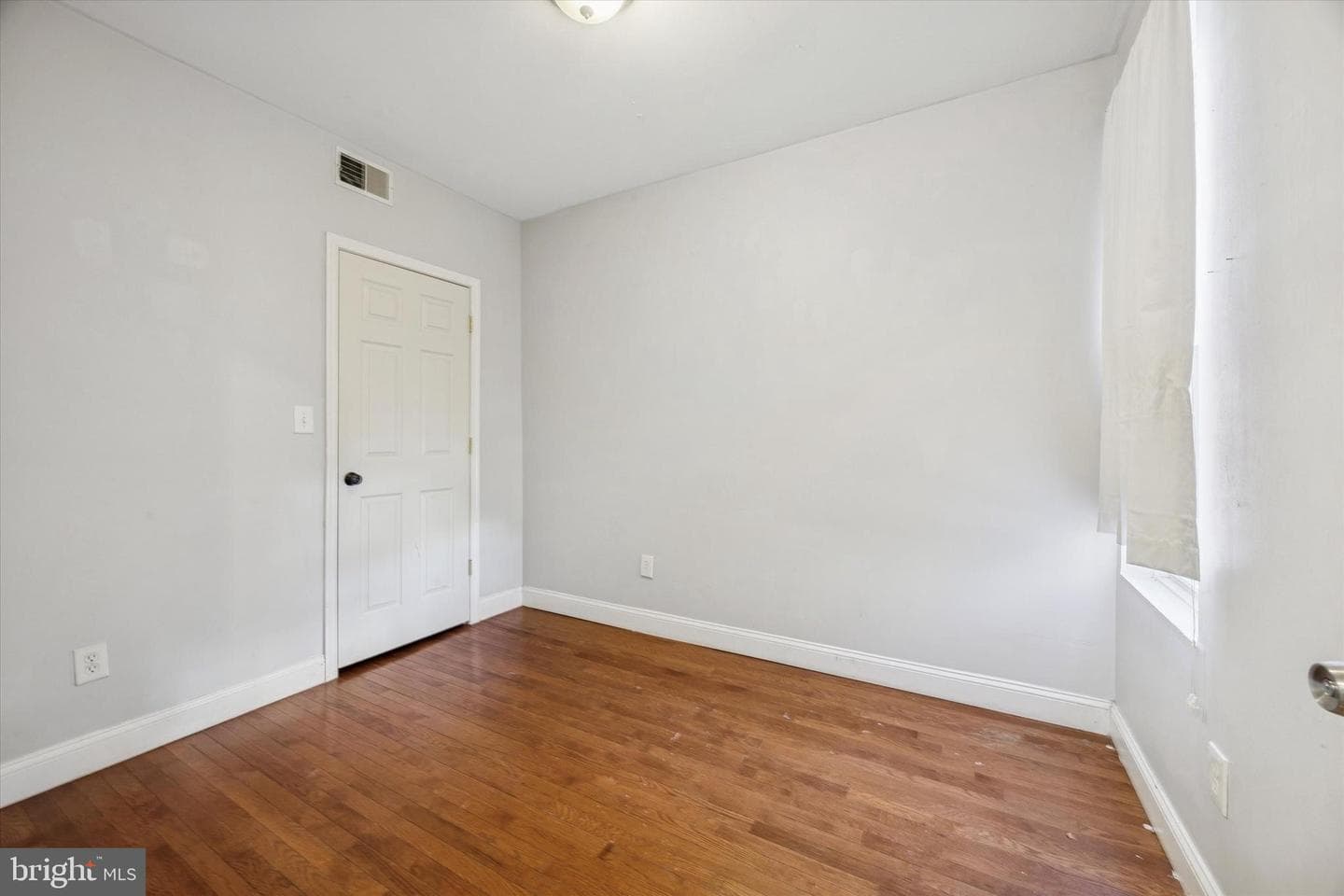 1625 Edgley St photo 11