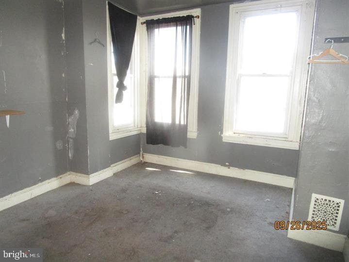 2031 N Stillman St photo 10