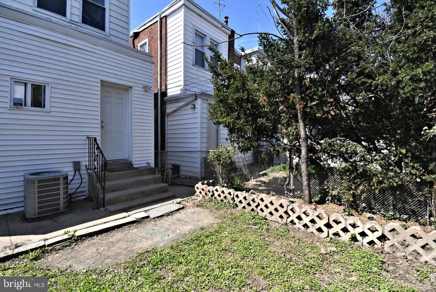 1325 N Redfield Street photo 54