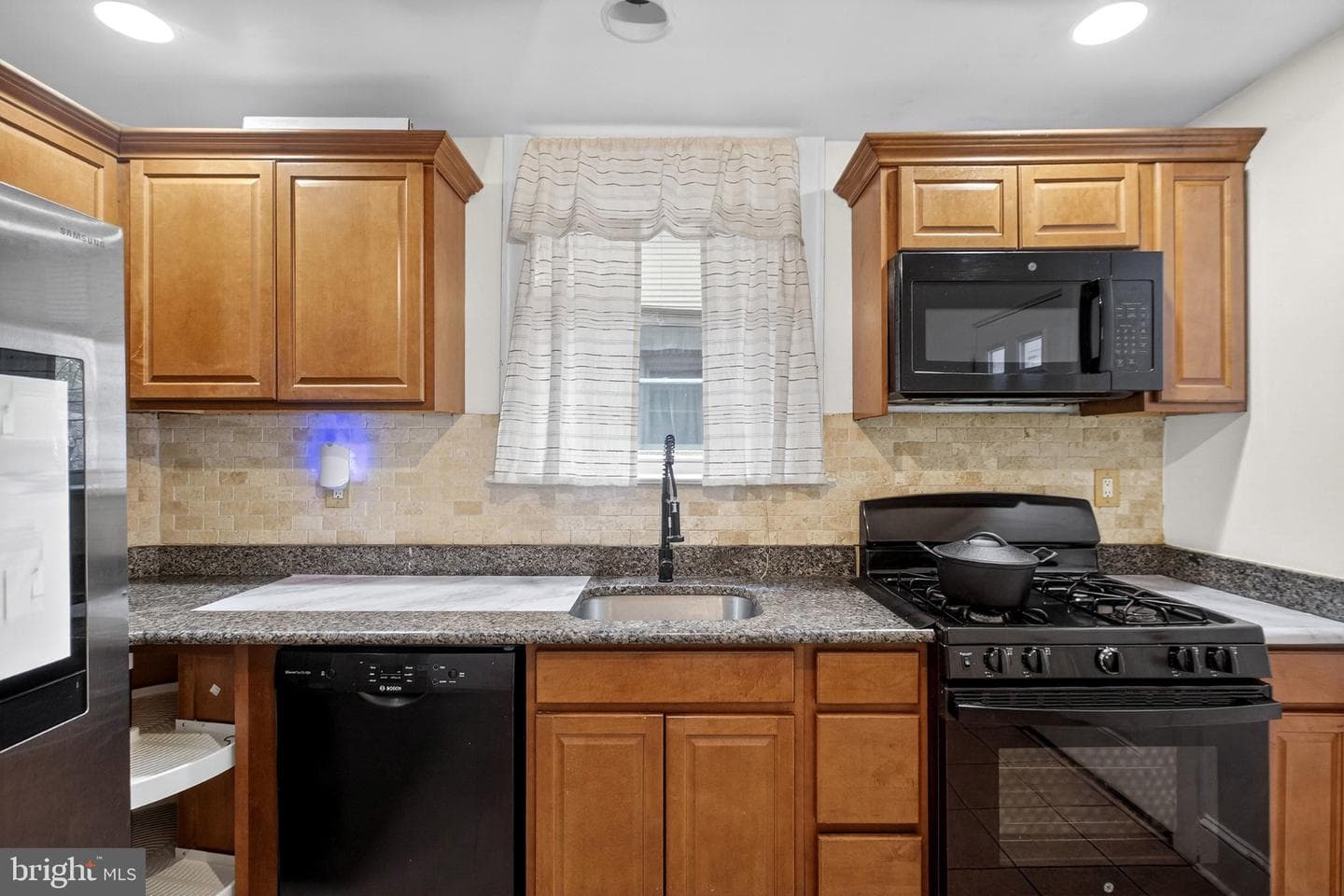 5726 Jackson Street photo 26
