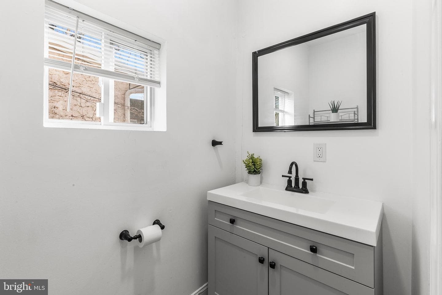 322 N 42nd Street photo 12