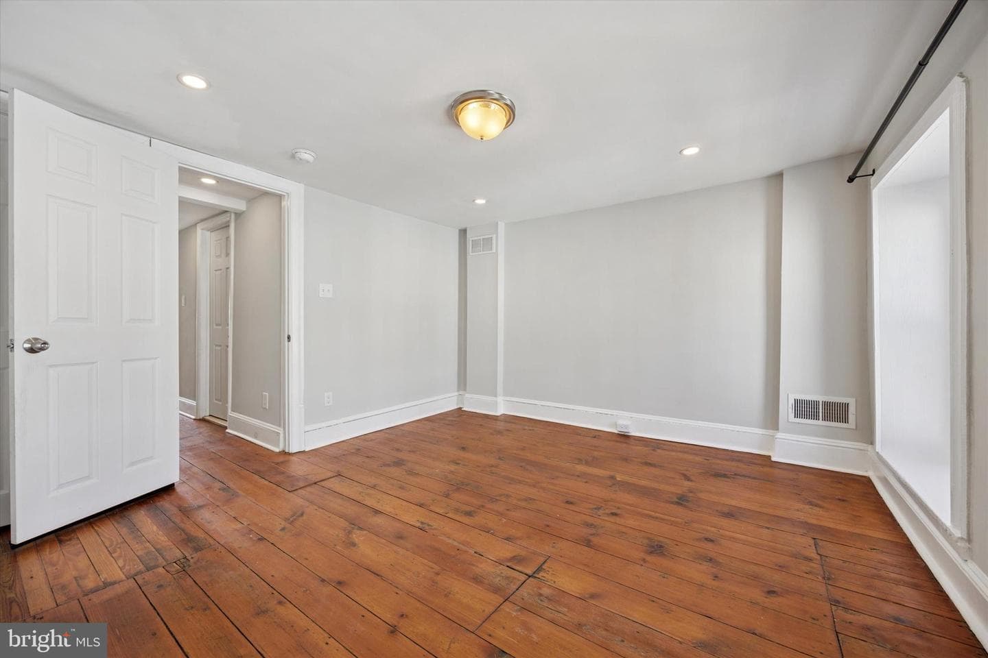135 East Street photo 21