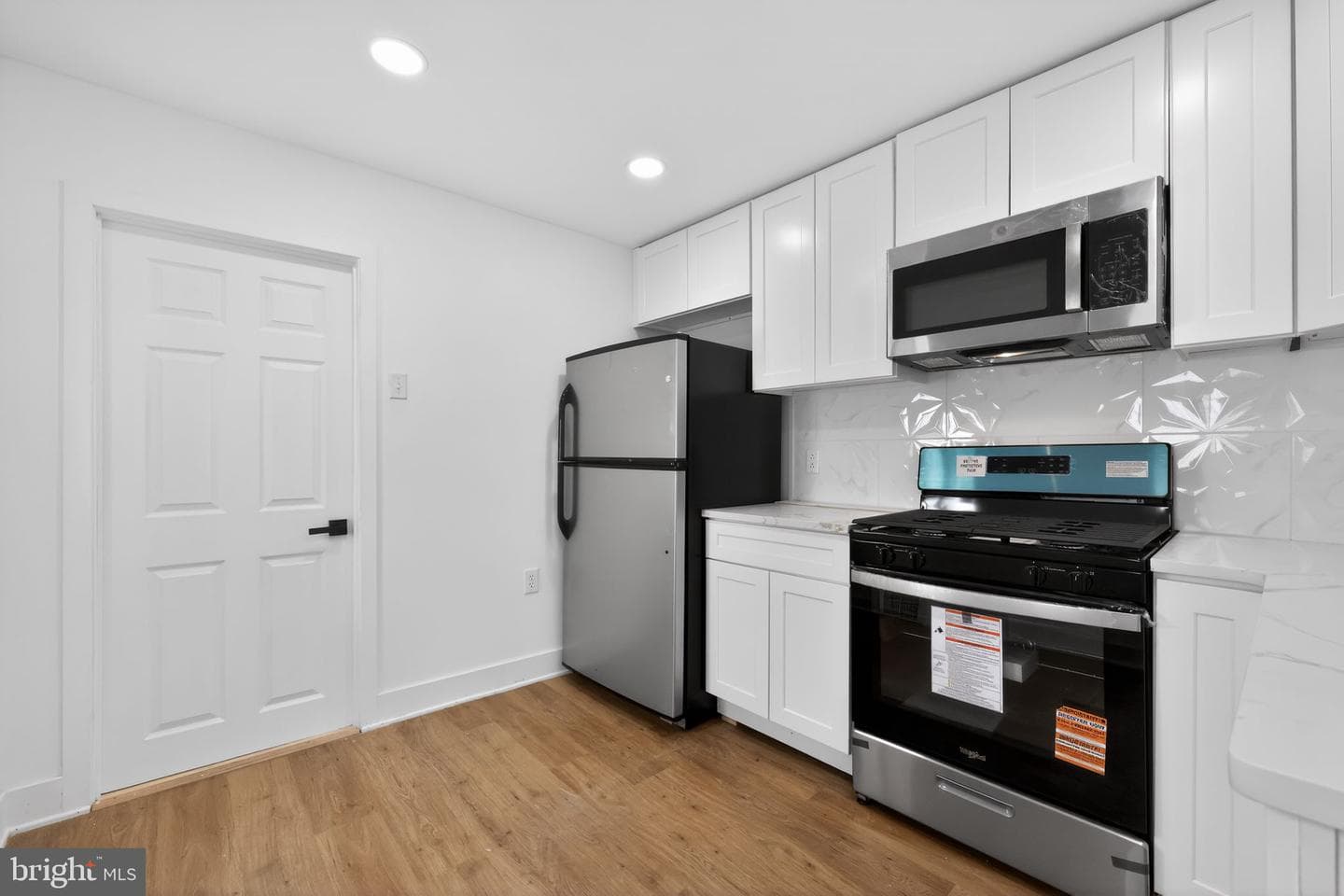 5141 Charles Street photo 12